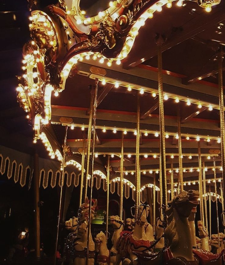 caraval⇾aesthetic